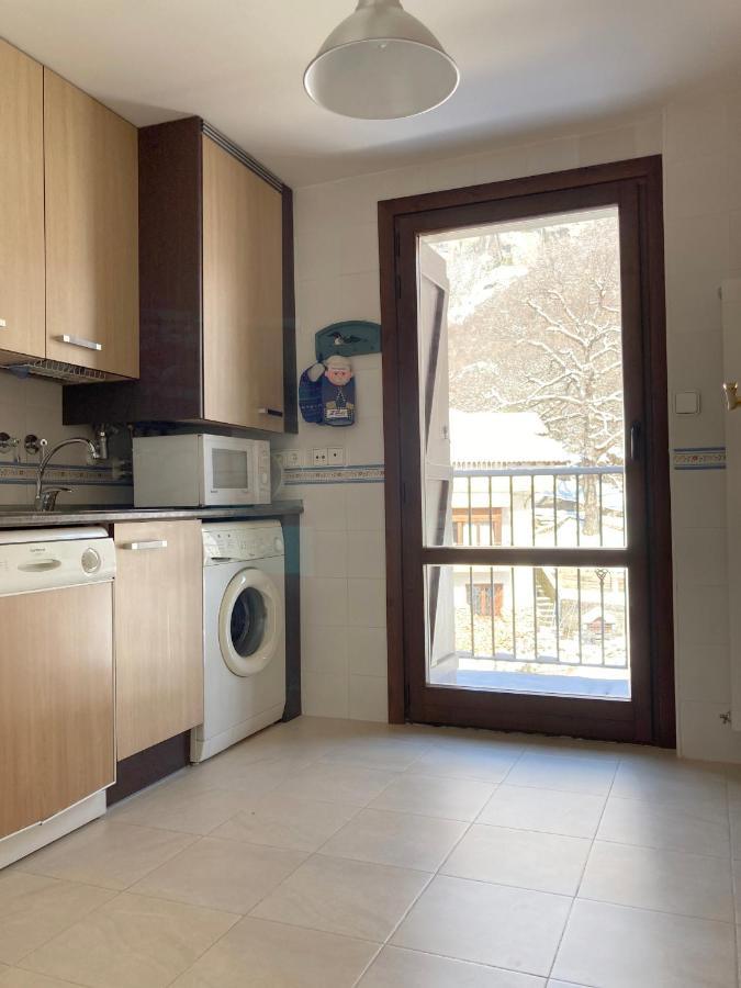 Apartamento Tarmanones Escarrilla Buitenkant foto
