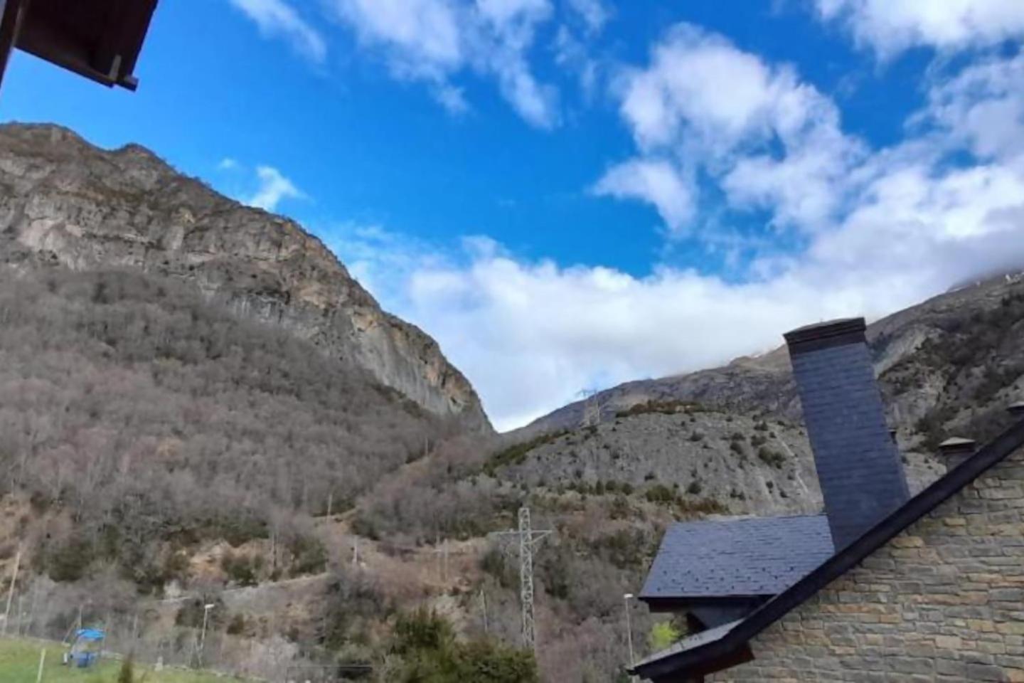 Apartamento Tarmanones Escarrilla Buitenkant foto